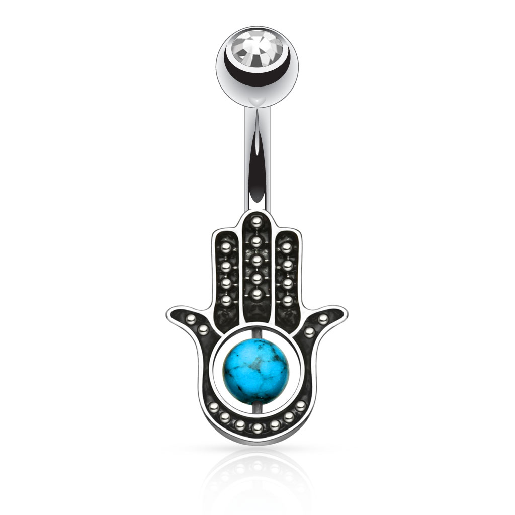Umbigo piercing com uma pedra turquesa na mão hamsá