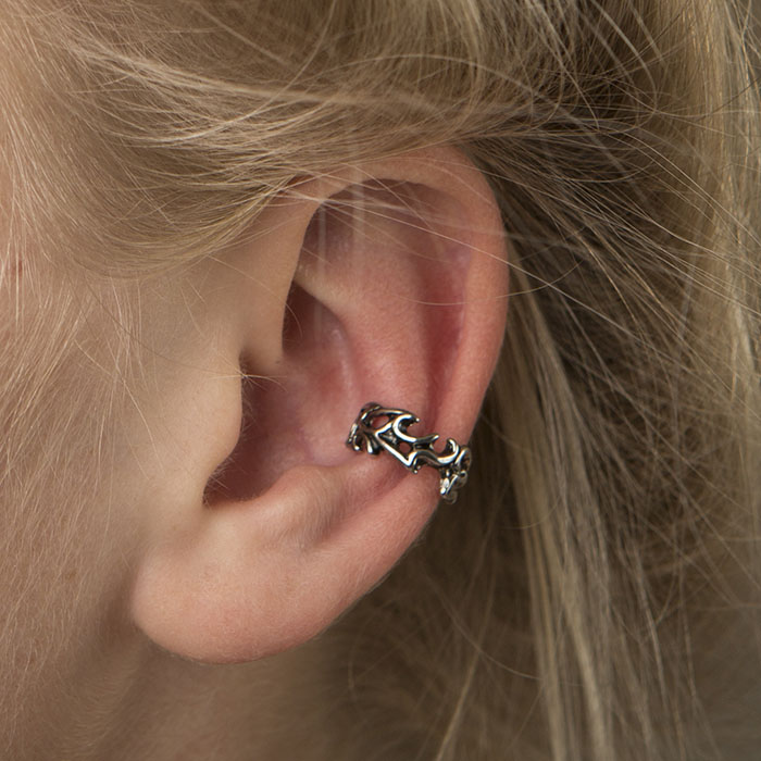Earcuff com desenho abstracto