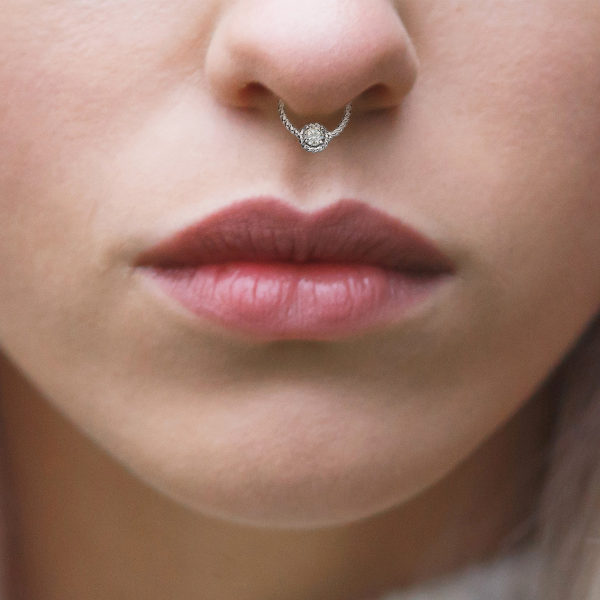 Septo piercing de ouro 14 quilates com design espiral